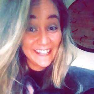 Meet your Posher, Ambrr